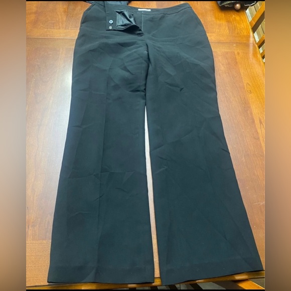 Calvin Klein ladies trousers are a size 10. - Picture 6 of 12
